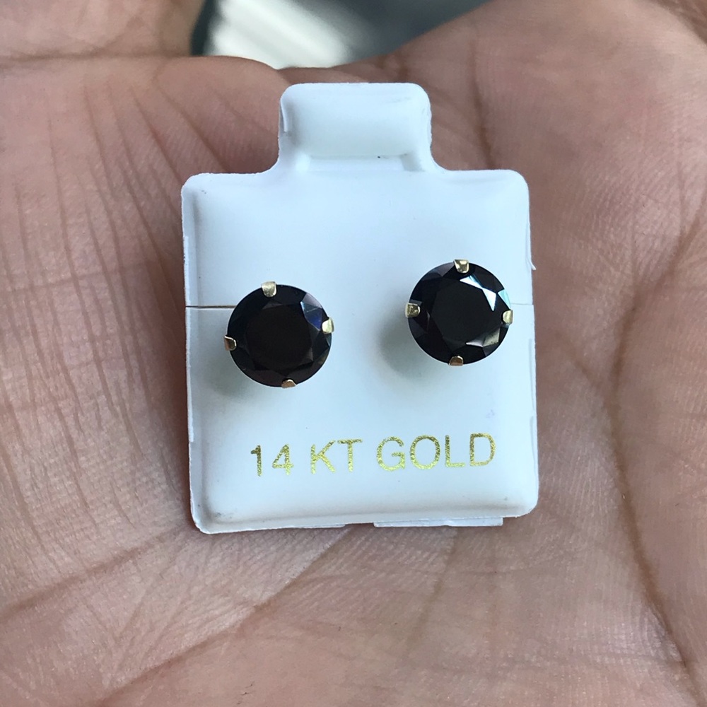 14k yellow gold 6mm round cut w screw back